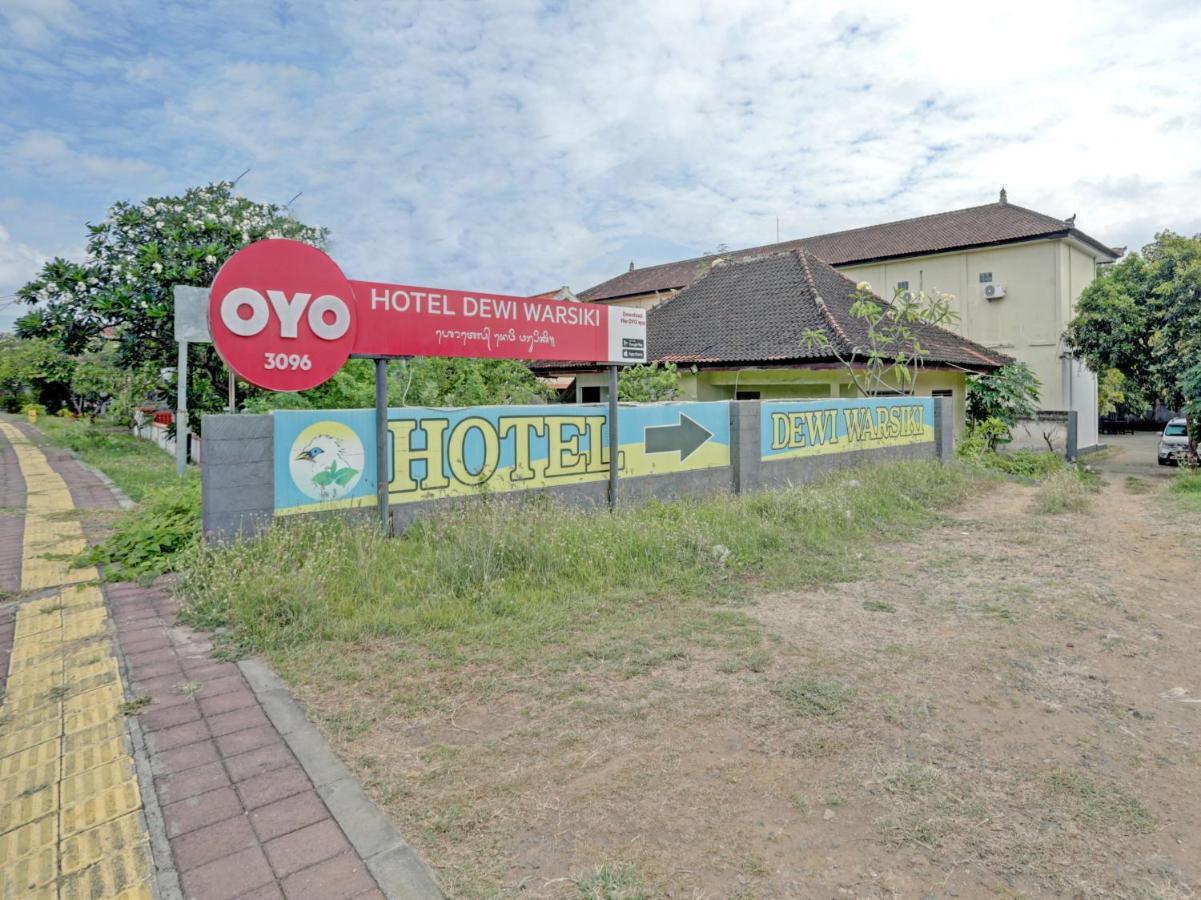 Oyo3096德威瓦尔西基酒店 吉利马努克 外观 照片