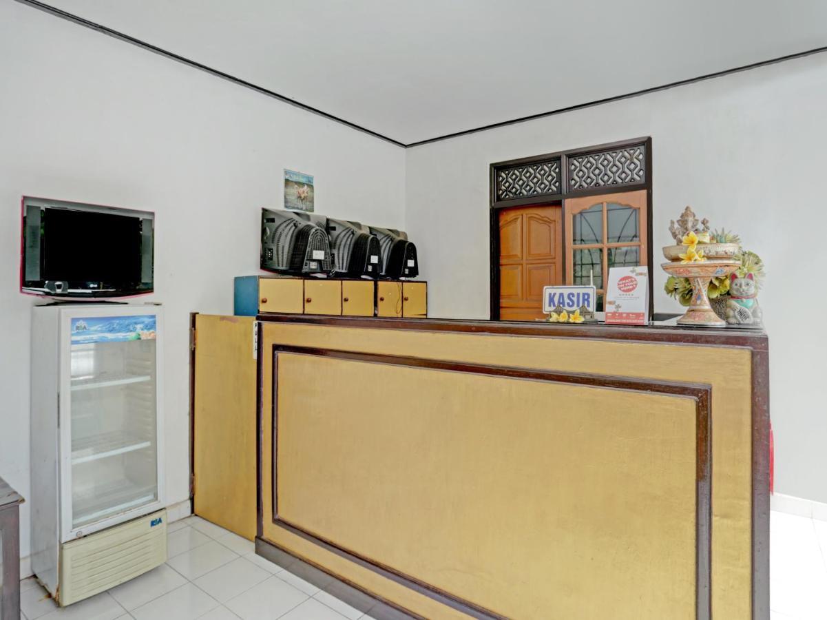 Oyo3096德威瓦尔西基酒店 吉利马努克 外观 照片